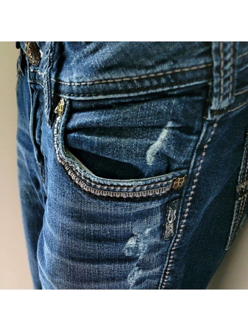 Silver Jeans Suki Mid Straight Distressed Denim Size 30